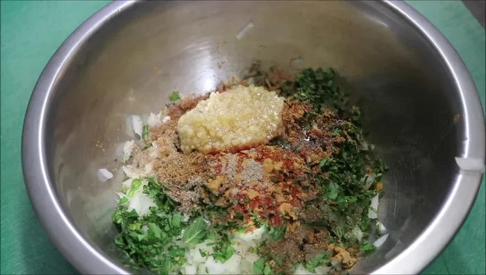 Add one tablespoon of olive oil and mix all ingredients thoroughly.