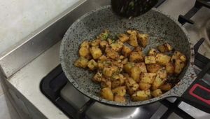 Spicy Garlic Potato (Hara Batata): A Simple Lebanese Recipe