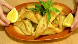 Spinach Fatayer Recipe: Middle Eastern Spinach Pie