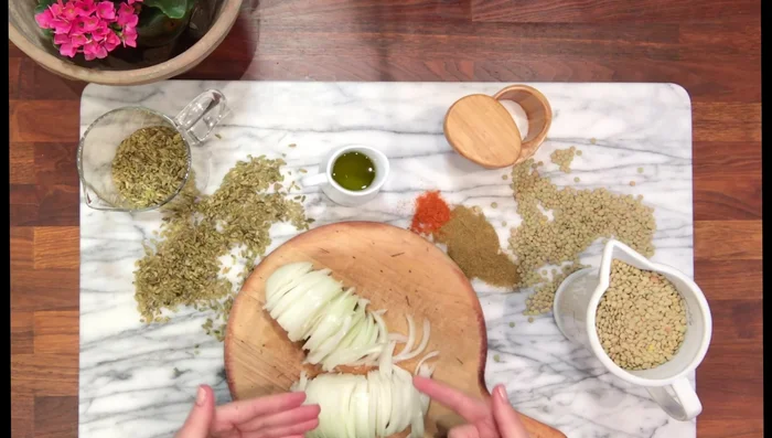 Clean and wash the freekeh, removing any debris. Wash and drain the lentils.