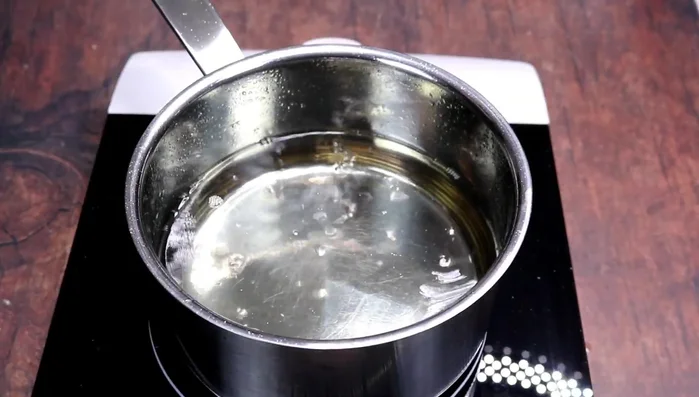 Cook the syrup for another 5 minutes.