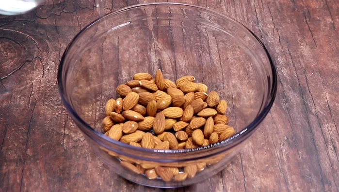 Decorate with almonds (optional).