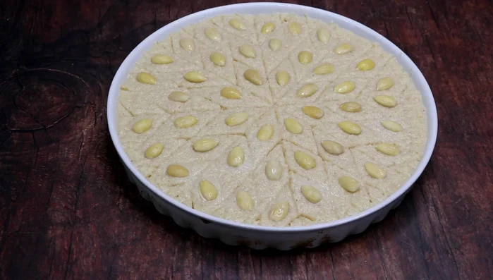 Preheat oven to 350°F (175°C).