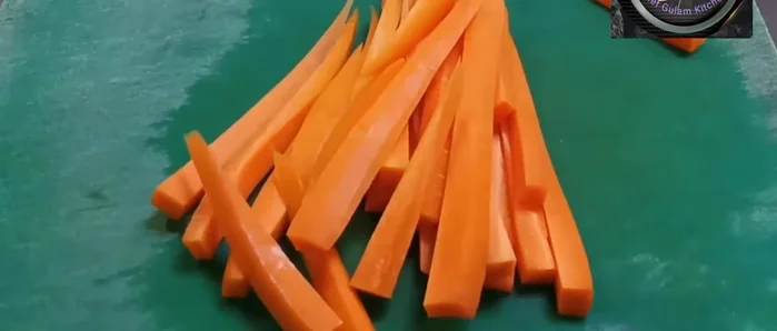 Chop garlic.