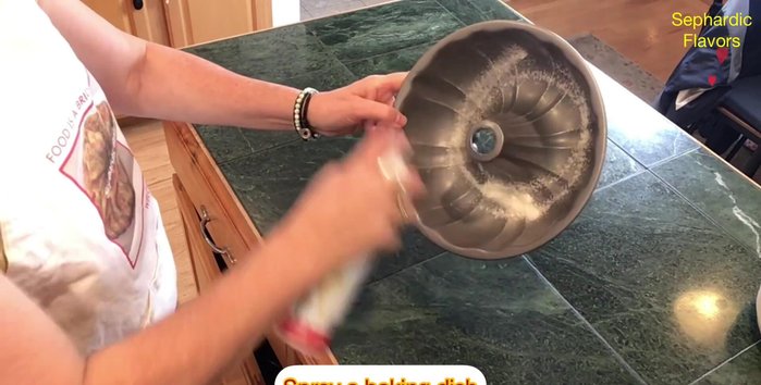 Spray baking dish with non-stick oil.