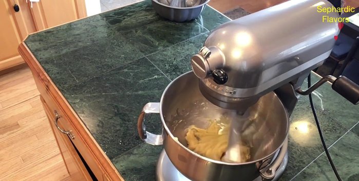 If using mandarins, peel and roughly chop them. If using oranges, peel and optionally pulse in a food processor for slightly smaller pieces.