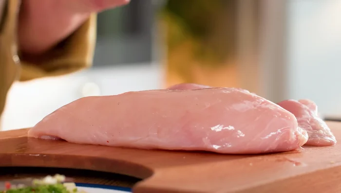 Dice chicken: Dice the chicken breasts into small pieces.