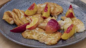 Grilled Nectarine & Halloumi with Honey: A Sweet & Savory Delight
