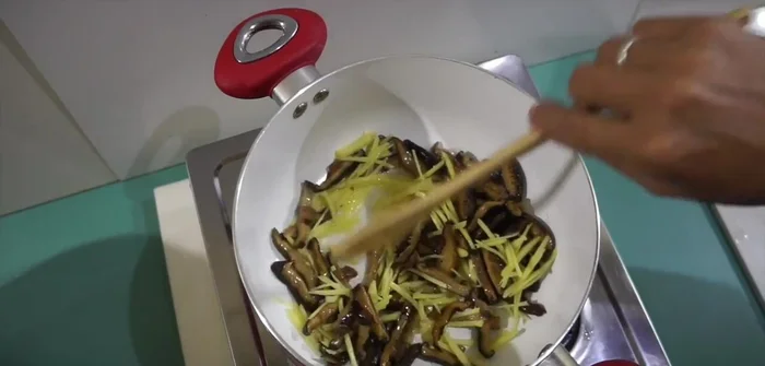 Add ginger and stir for 1-2 minutes.