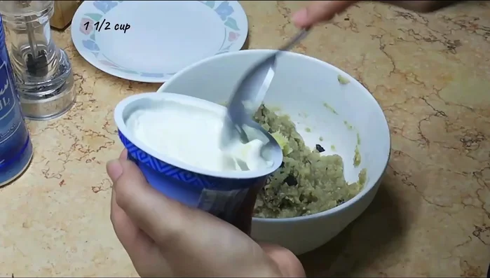 Prepare the smoked eggplant puree: Mix the eggplant puree with minced garlic, Greek yogurt (or plain yogurt), salt, pepper, and a little olive oil.