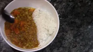 Creamy Egyptian Lentil Stew: A Healthy & Flavorful Vegan Recipe