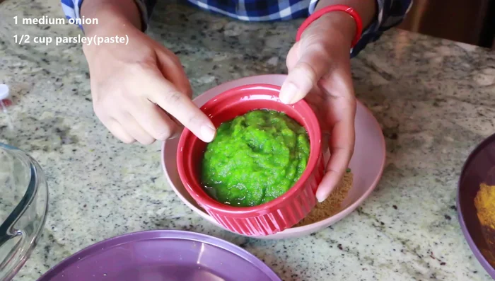 Make a paste of onion and parsley.
