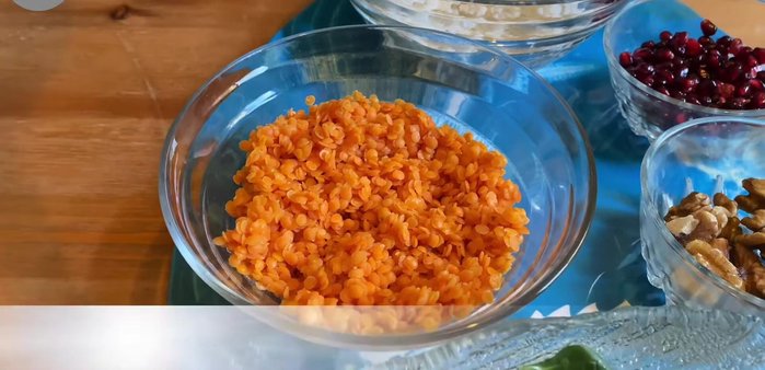 Cook red lentils for 5 minutes with a pinch of salt.