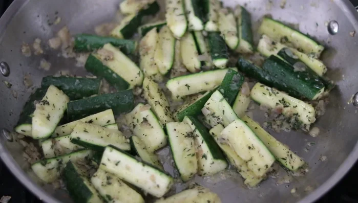Add a pinch of red pepper flakes (optional) for some heat.