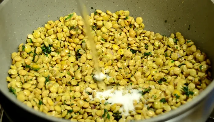 Add salt and water, mix well.
