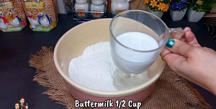 Prepare buttermilk by mixing milk and vinegar. (45.2)