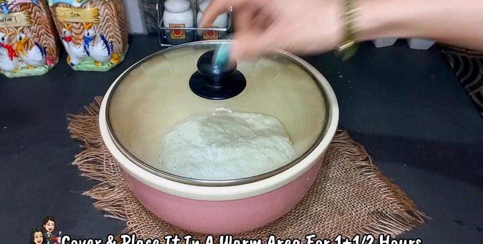 Let the dough proof for 1-1.5 hours in a warm place. (72.119)