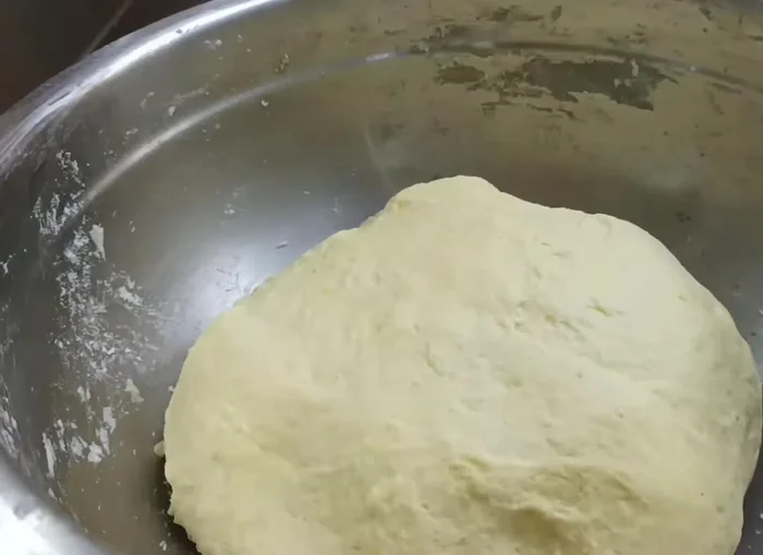 Cover the dough and let it rise for 1 hour.