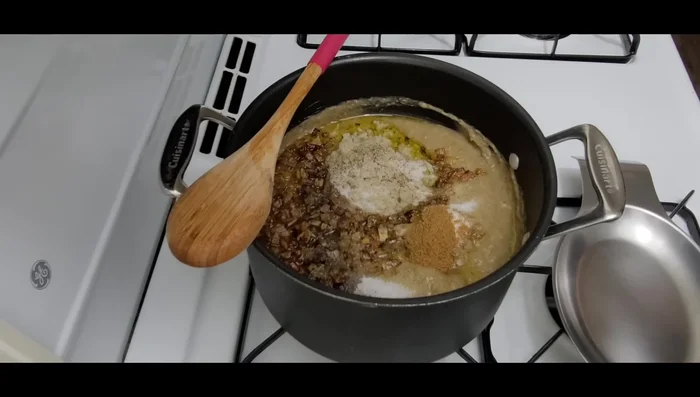 Add 1-1/2 spoons of salt, 1/4 teaspoon of black pepper, and 1 teaspoon of cumin (optional). Mix well and heat over medium heat, stirring constantly for about 5 minutes. (219.42)