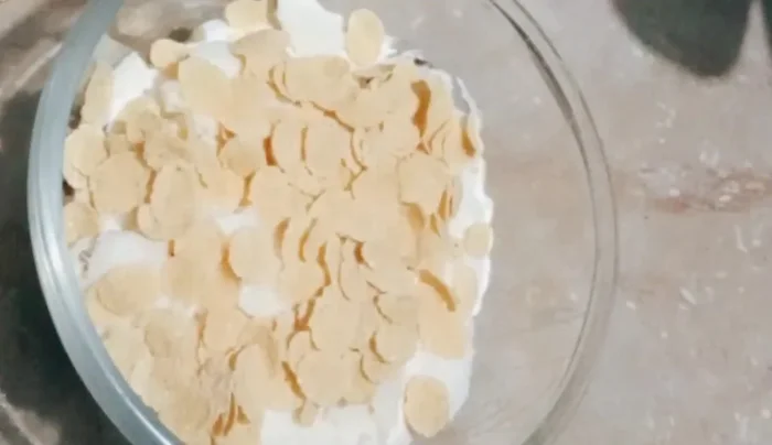 Add a layer of cornflakes.