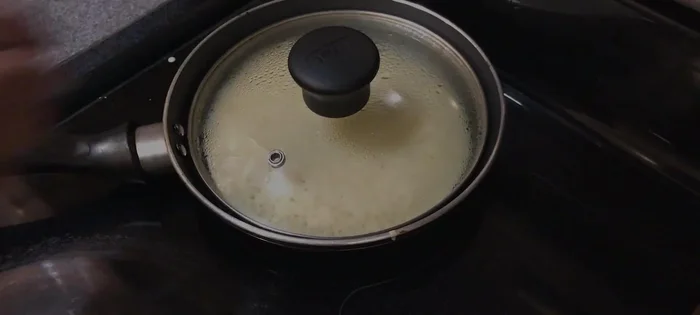 Remove the cooked lahoh from the pan and place it in a prepared container.