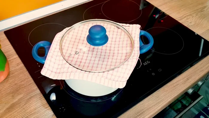 Steam rice (Persian technique): Cover with a cloth, then lid. High heat 1 min, medium heat 7-8 min.