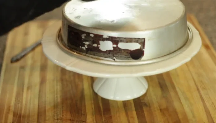 Let the cake cool in the pan for 10 minutes before inverting it onto a serving dish. Allow to cool completely before slicing and serving.