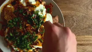 Hummus Fatteh Recipe: A Classic Lebanese Breakfast