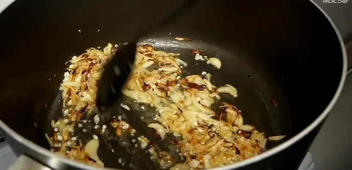Add garlic to the pan and toast until fragrant.