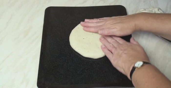 Place the discs on lightly greased baking trays.