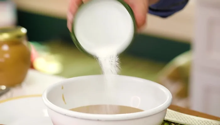 Remove from heat and add tahini, vanillin powder, and salt.