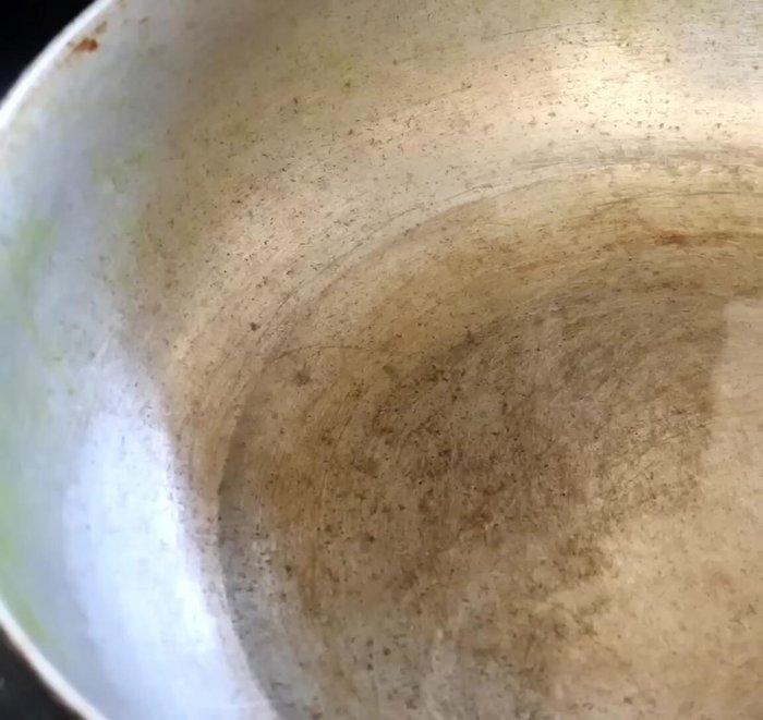 Fry the chicken: Heat cooking oil in a pan. Fry the chicken pieces for 15 minutes per side, ensuring they are well-browned.