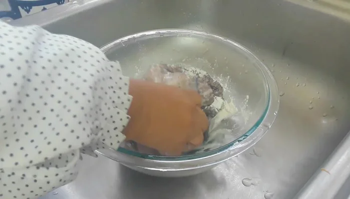 Tenderize the octopus: Add 3-4 tablespoons of all-purpose flour to the octopus and massage for 3-4 minutes. Rinse thoroughly.