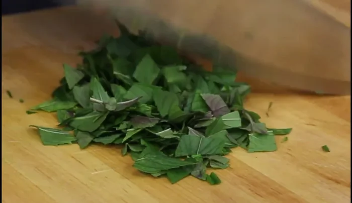 Roughly chop the fresh mint.