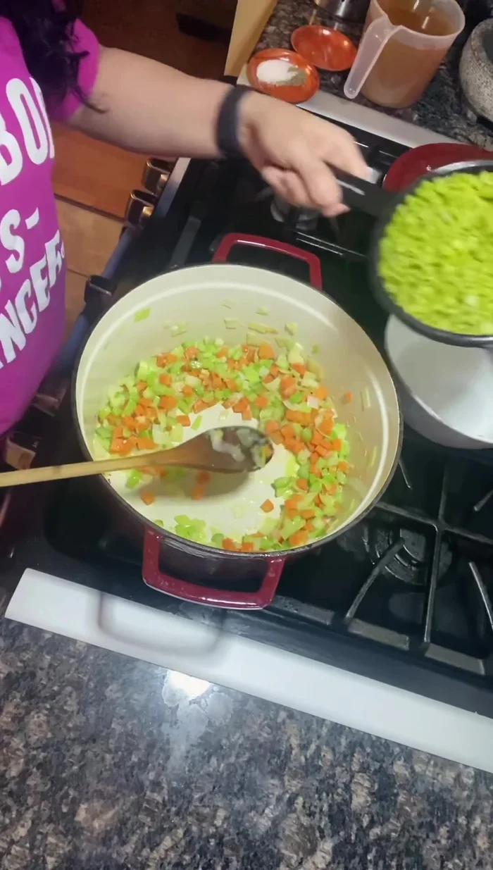 Add garlic: Add 2 cloves of minced garlic to the pot.